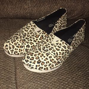 New Women Leopard Toms Size 11w